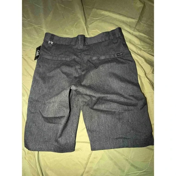 Volcom Mens Gray Vmonty Stretch Chino Shorts Flat Front Casual, Size 28, NWT - Picture 3 of 8